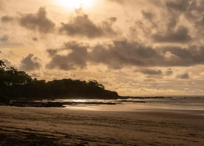 Capitan Suizo Beachfront Boutique Hotel Tamarindo