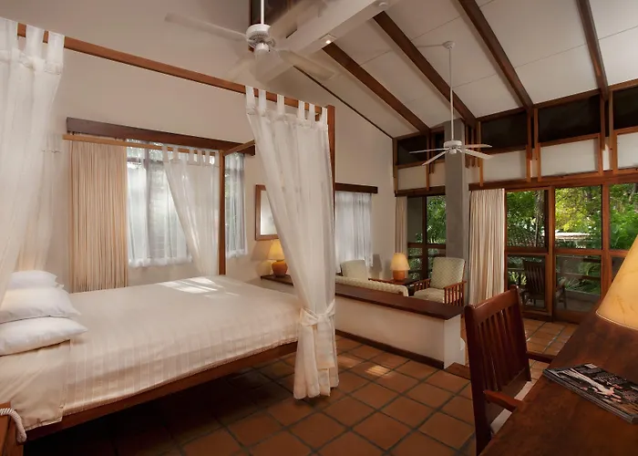 Hotel Capitan Suizo Beachfront Boutique 4*