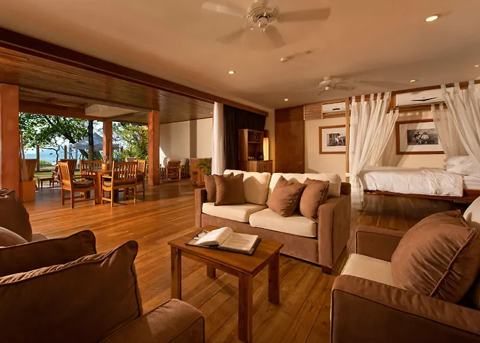 Capitan Suizo Beachfront Boutique Hotel Tamarindo