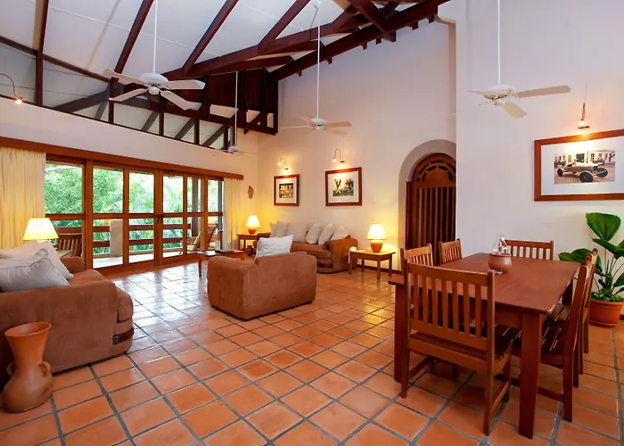 Hotel Capitan Suizo Beachfront Boutique