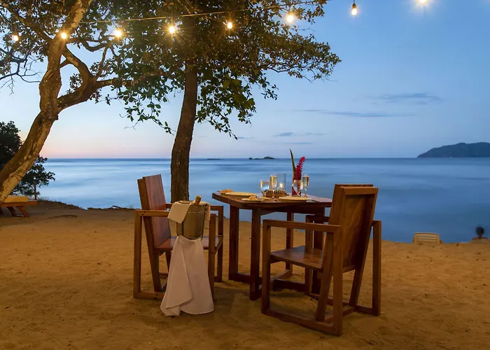 Capitan Suizo Beachfront Boutique Tamarindo