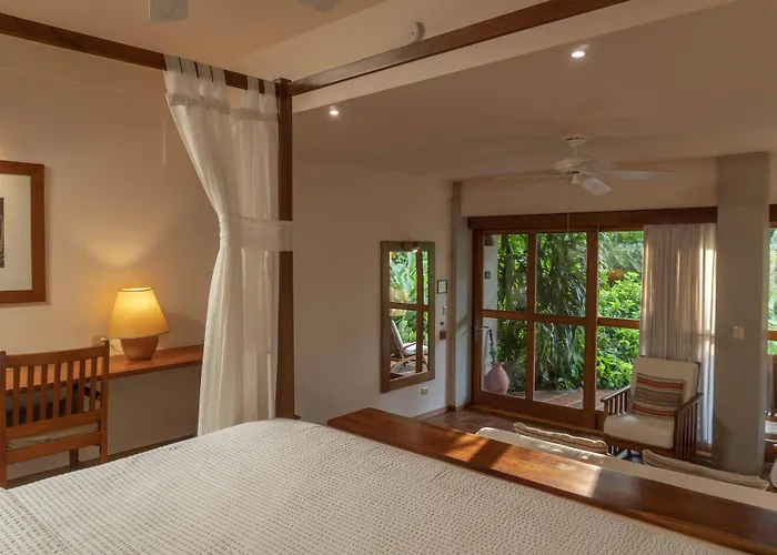 Capitan Suizo Beachfront Boutique Hotel Tamarindo