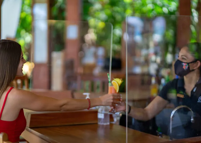Capitán Suizo Beachfront Boutique Hotel 4*