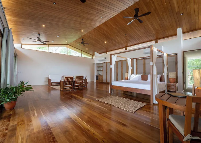 Capitán Suizo Beachfront Boutique 4*